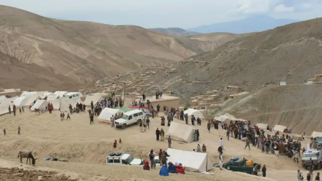 تېر ۲۰۱۴ کال په بدخشان کې د ځمک ښويېدنې په اړه د سیمې له خلکو ټاکل شوي کمیسیون ویلي وو، هلته د ځمکې ښویېدنې له کبله ۲۵۵ کسان تر خاورو لاندې شوي دي.