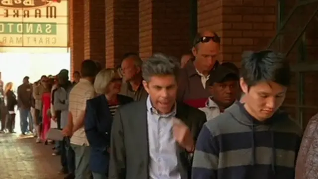 Dad ka qayb qaadanaya codeynta