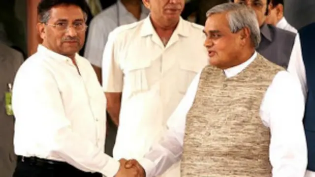 मुशर्रफ़ और अटल बिहारी वाजपेयी
