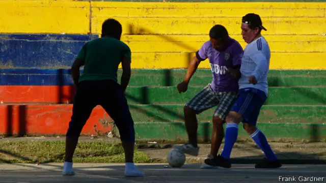 Partido amistoso de fútbol en Puerto Leguizamo