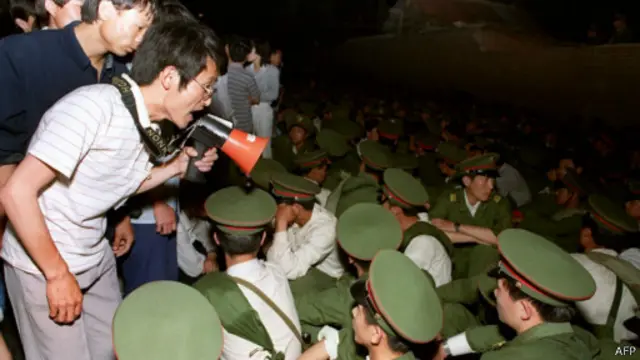 احتمالا حکومت نگران نفوذ افکار اصلاح طلبان در تشکیلات نظامی و امنیتی بود