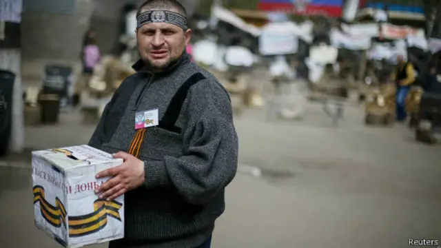 Георгіївську стрічку активно використовують проросійські активісти