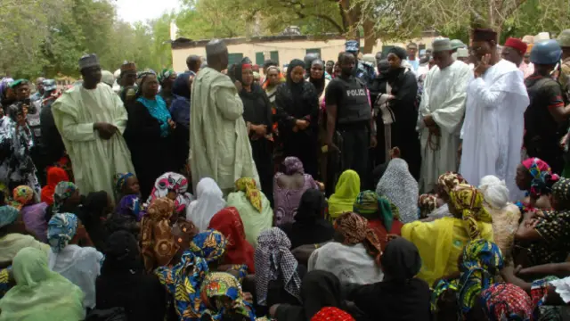 Shugabannin al'ummar Chibok sun yi jawabai don kwantar da hankalin iyayen daliban da aka sace.