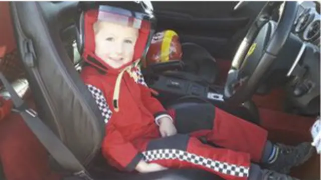 يقول ستيف وايندر من جامعة شيفلد إن قدرة الأولاد على المشي هي "أفضل مقياس للعلاج".