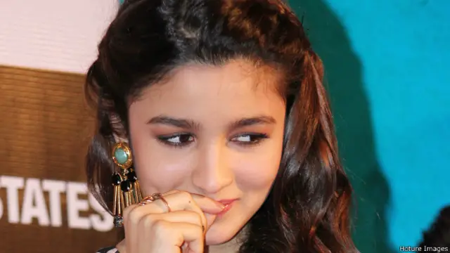 عالیہ بھٹ کے سین پر قینچی کیا کسی بڑی تبدیلی کا پیش خیمہ تو نہیں