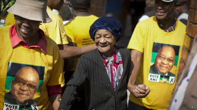 زوما پیروزی در انتخابات اخیر را نشانه حمایت مردم از سیاست اقتصادی خود دانسته است