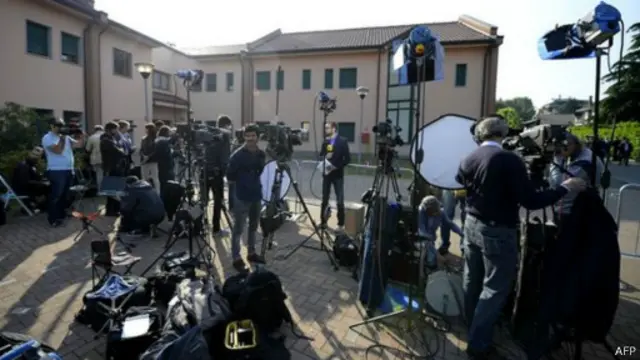 Periodistas en el centro de salud