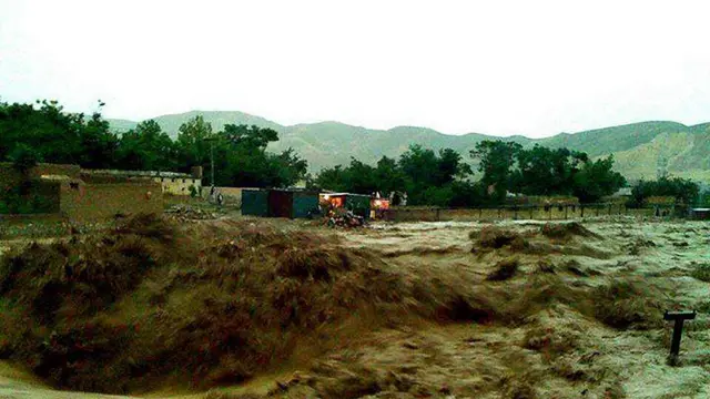 عکس: هامون قاضی‌زاده از سیلاب در پلخمری در ولایت بغلان