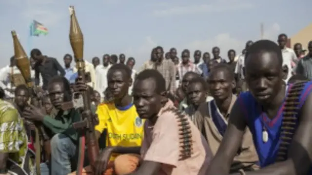 د جګړې د ښکېلو غاړو ترمنځ نښتو کې زرګونه کسان وژل شوي دي