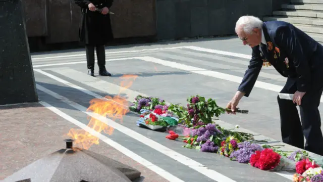 Ежегодно ветераны Второй мировой войны получают поздравления от представителей правительства, депутатов, политиков и обычных граждан