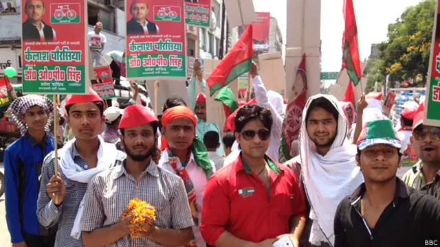 अखिलेश यादव रोड शो