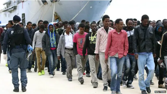 اس ہفتے اطالوی بحریہ 4300 سے زائد مردوں، عورتوں اور بچوں کو سمندر میں ڈوبنے سے بچا چکی ہے