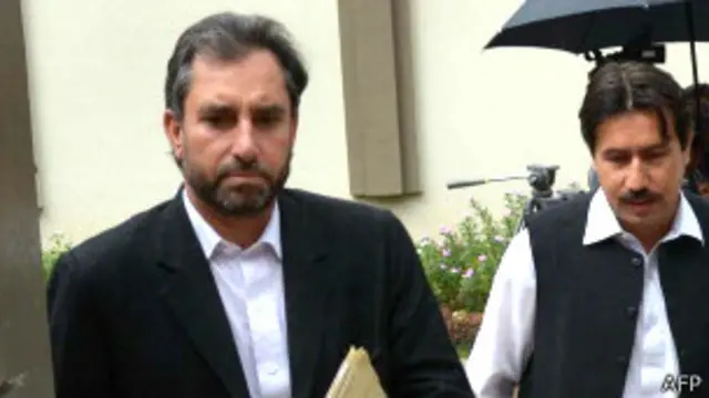 سمیع آفریدی (بائیں) کو ماضی میں بھی شدت پسندوں کی طرف سے دھمکیاں ملی تھیں