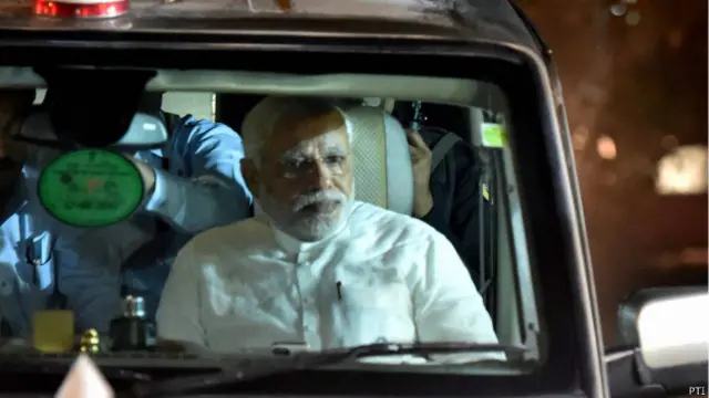 नरेंद्र मोदी