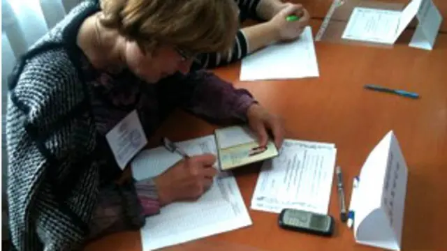 رای گیری در همه پرسی خودمختاری در شرق اوکراین آغاز شده است