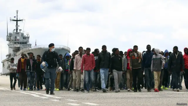 اٹلی کی شکایت ہے کہ گذشتہ برس اکتوبر میں بحیرہ روم میں گشت بڑھانے سے اس کے یومیہ تین لاکھ یورو خرچ ہو رہے ہیں