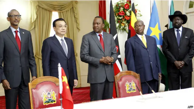 اجتمع رئيس الحكومة الصينية بعدد من زعماء دول شرقي افريقيا