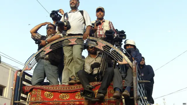 پاکستان عوامی پارٹی کی جانب سے میڈیا کے لیے ٹرک کا بندوبست کیا تاکہ اس احتجاج کی کوریج صحیح طور ہو سکے۔ 