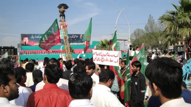 اس مقدمے میں کار سرکار میں مداخلت اور اقدام قتل کے علاوہ دہشت گردی کی دفعات بھی شامل کی گئی تھیں