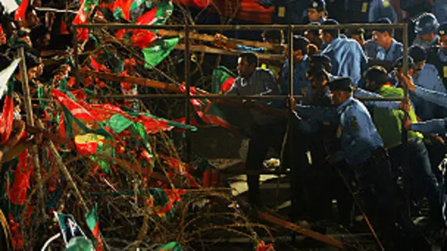 عمران خان نے اعلان کیا کہ 23 مئی کو صوبہ پنجاب کے شہر فیصل آباد میں جلسہ کیا جائے گا