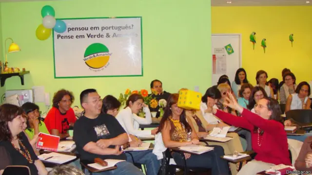 Aula de português na Argentina (Foto: Divulgação)