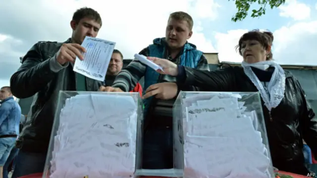 دولت اوکراین می گوید بسیاری از روی ترس پای صندوق ها رفته اند