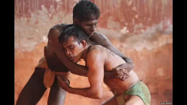 O kushti tem sido uma parte importante da vida esportiva da Índia há cercaroleta como ganhar dinheiro3.000 anos. O correspondente da BBC Dan Isaacs visitou um ginásio onde se pratica essa lutaroleta como ganhar dinheiroum bairro operárioroleta como ganhar dinheiroMumbai.