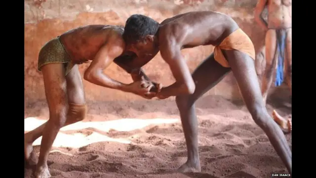 O kushti tem sido uma parte importante da vida esportiva da Índia há cercaroleta como ganhar dinheiro3.000 anos. O correspondente da BBC Dan Isaacs visitou um ginásio onde se pratica essa lutaroleta como ganhar dinheiroum bairro operárioroleta como ganhar dinheiroMumbai.