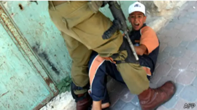 اعتقل الجيش الاسرائيلي 7000 طفلا فلسطينيا في العقد الاخير