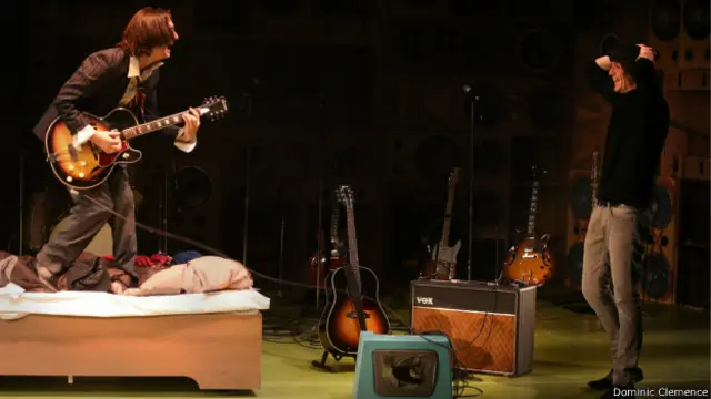 Главное достоинство спектакля - мы видим, как буквально на наших глазах рождаются песни Kikns