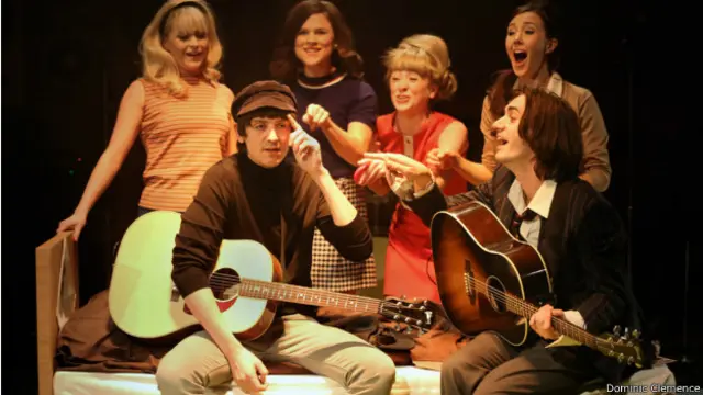 Зная имя автора пьесы воспринимаешь спектакль не как выдуманный сюжет, а как подлинную автобиографию группы