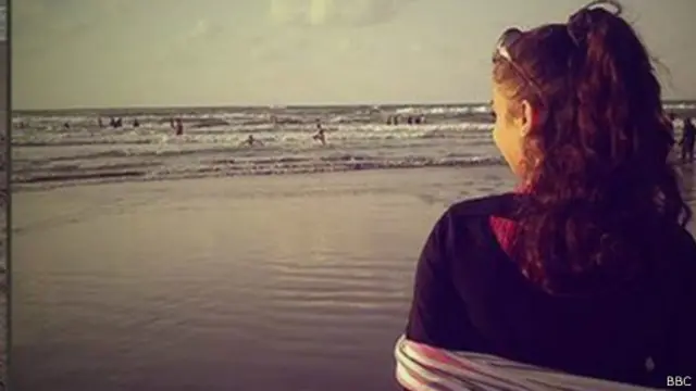 انطلقت صفحة على فيسبوك للترويج إلى نشر صور النساء الإيرانيات بدون حجاب. 