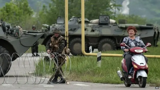 الجيش الأوكراني أنشأ نقاط تفتيش في لوهانسك، ومناطق أخرى من شرق البلاد.