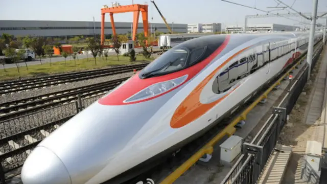 香港高铁列车亮相 开通后香港至广州只需48分钟