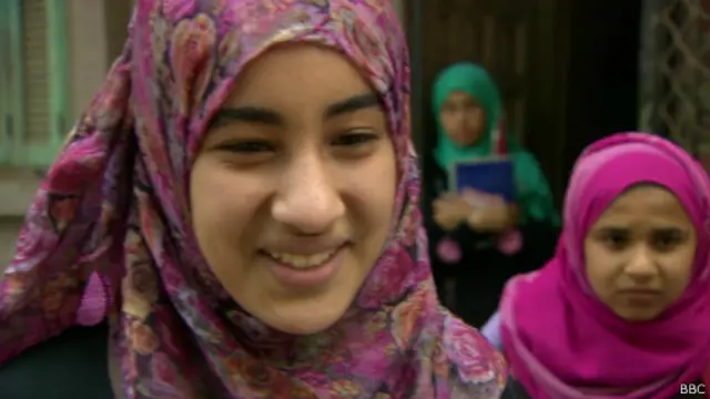 Амира, подруга Сухер против обрезания