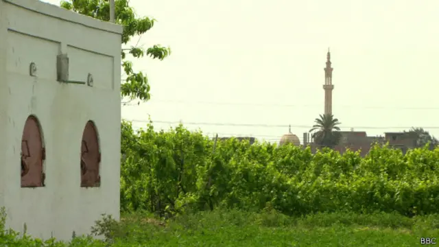 Стена кладбища