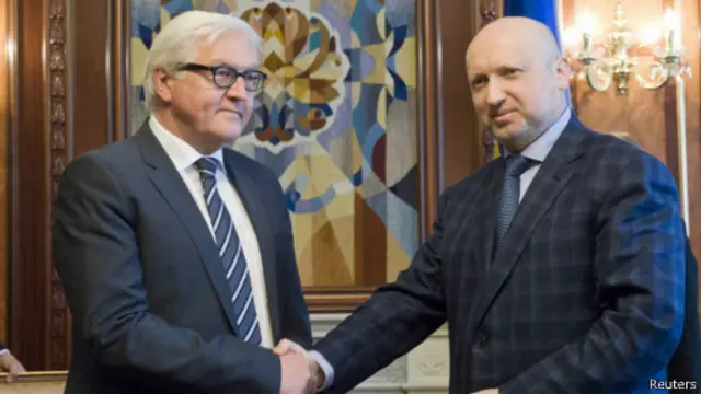 وزیر خارجه آلمان به نشانه حمایت از دولت اوکراین با رئیس جمهوری آن کشور دیدار کرد