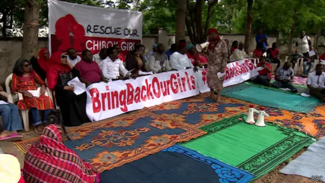 Нигерийцы требуют вернуть похищенных школьниц