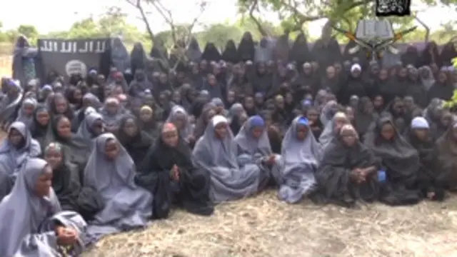 پیر کو منظرِ عام پر آنے والی ایک ویڈیو میں دکھایا گیا کہ 130 طالبات قران کی تلاوت کر رہی ہیں