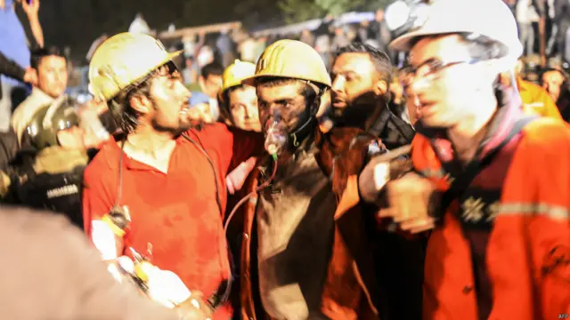 ترکی کے وزیرِ توانائی تانر یلدیز نے ٹیلی ویژن پر ہلاکتوں کی تصدیق کرتے ہوئے کہا کہ حادثے کے وقت کان میں 780 سے زائد کان کن موجود تھے۔