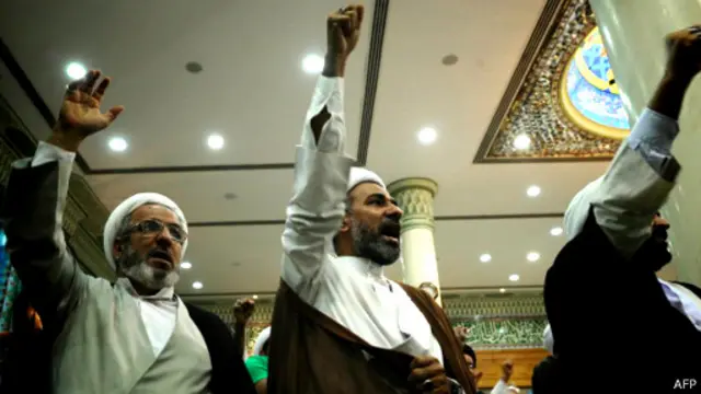 يطالب الشيعة في البحرين بإصلاحات ودور أكبر في الحكم.