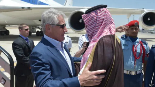 وزیر دفاع آمریکا در ریاض - به گفته برخی منابع، آمریکاییان مشوق عربستان در تماس با ایران هستند