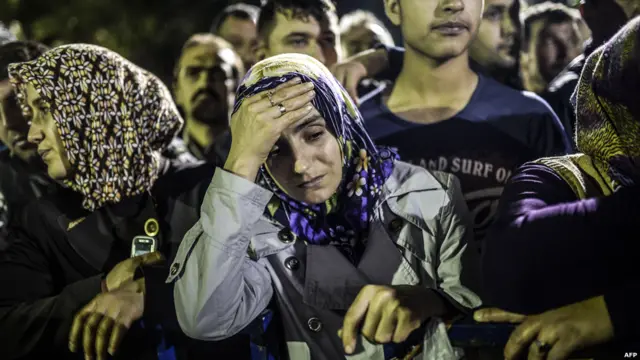 د پلازمینې انقرې په لویدیځ کې د دغه شخصي کان مخې ته د کان کېدونکو خپل خپلوان ټول شوي وو. 