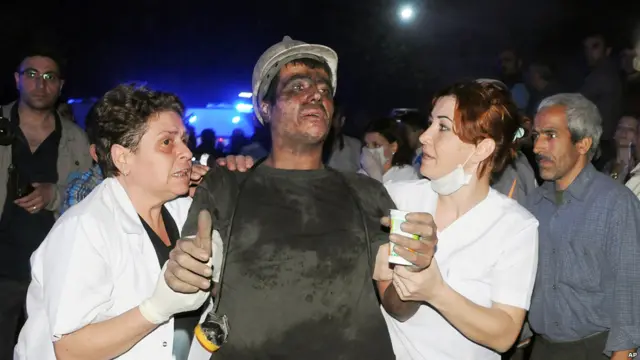 پر تلویزیون ژغورونکي ښودل کېدل چې کان کېدونکي ژغوري. 