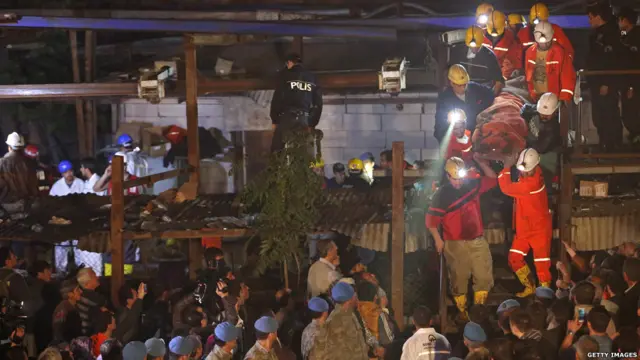 د ترکيې د انرژۍ وزیر طایر یلدیز پر تلویزیون په وینا کې تایید کړه چې په دې پېښه کې لسګونه کسان ټپیان شوي دي. 