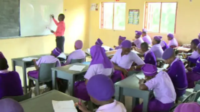 sala de aula na Nigéria | BBC
