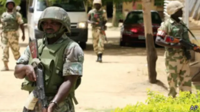 Sojojin sun harzuka ne bayan ganin gawawwakin abokan aikinsu da ake zargin 'yan Boko Haram ne suka yi musu kwanton bauna