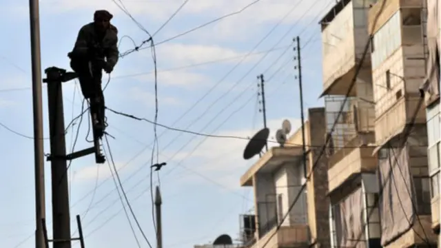 سوريا: الحب والكهرباء على الخطوط الأمامية في حلب