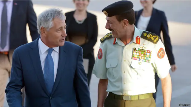 قام وزير الدفاع الامريكي تشاك هيغل بزيارة خاطفة للاردن الاربعاء