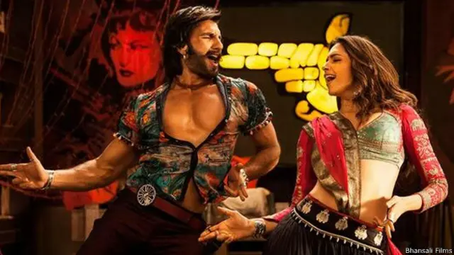 دپیکا اور رنویر سنگھ نے حالیہ ہٹ فلم گولیوں کی راس لیلا رام لیلا میں ایک ساتھ آئے